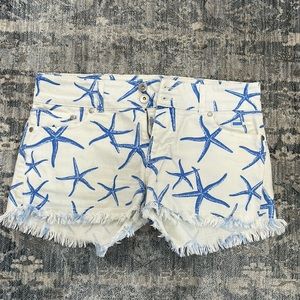 Escales Shorts